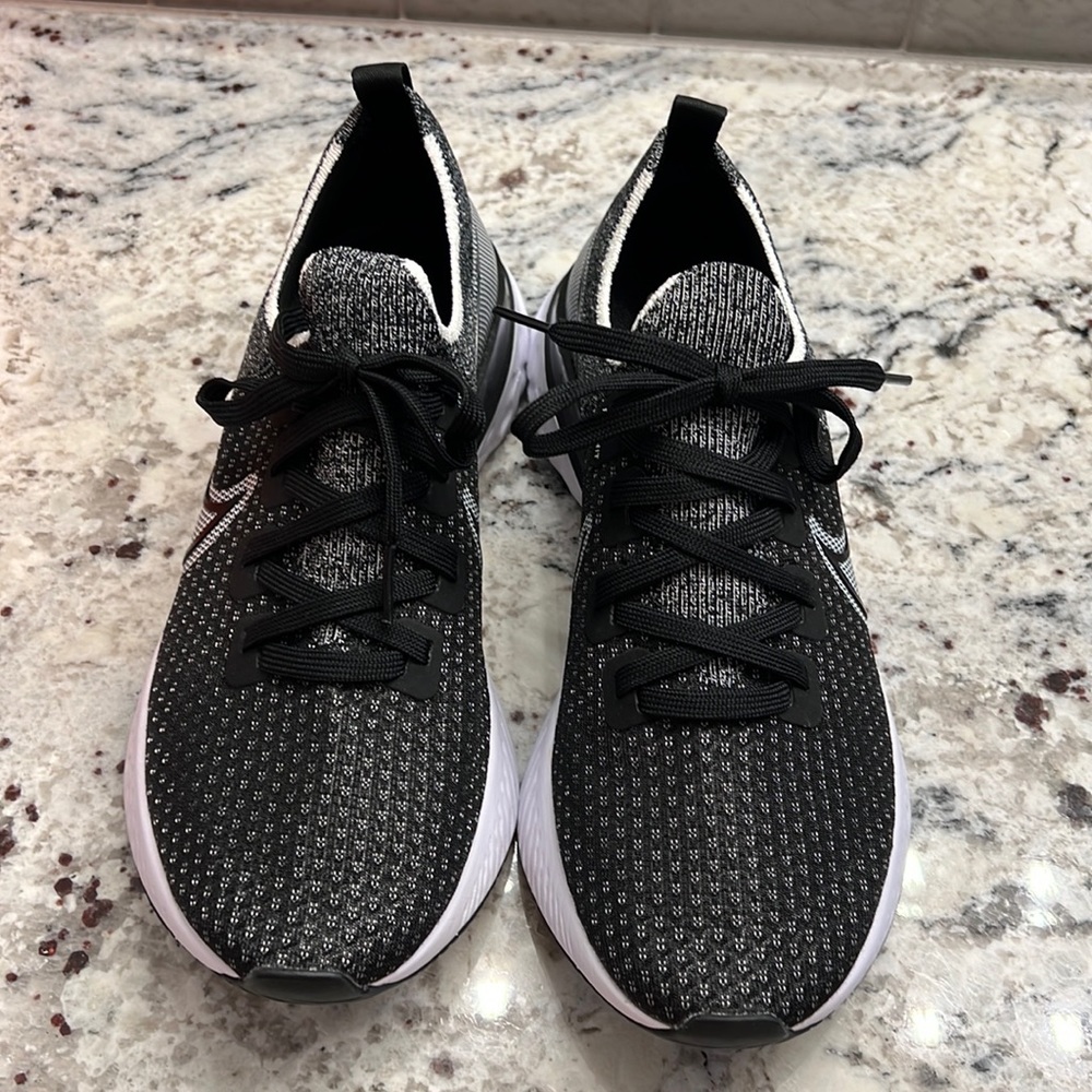 women’s Nike React Infinity Run FK Size 9.5 NIB